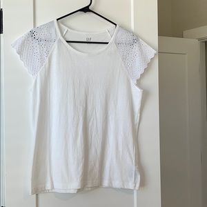Gap flutter sleeve top